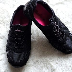 Skechers, size 7 women's, black & pink